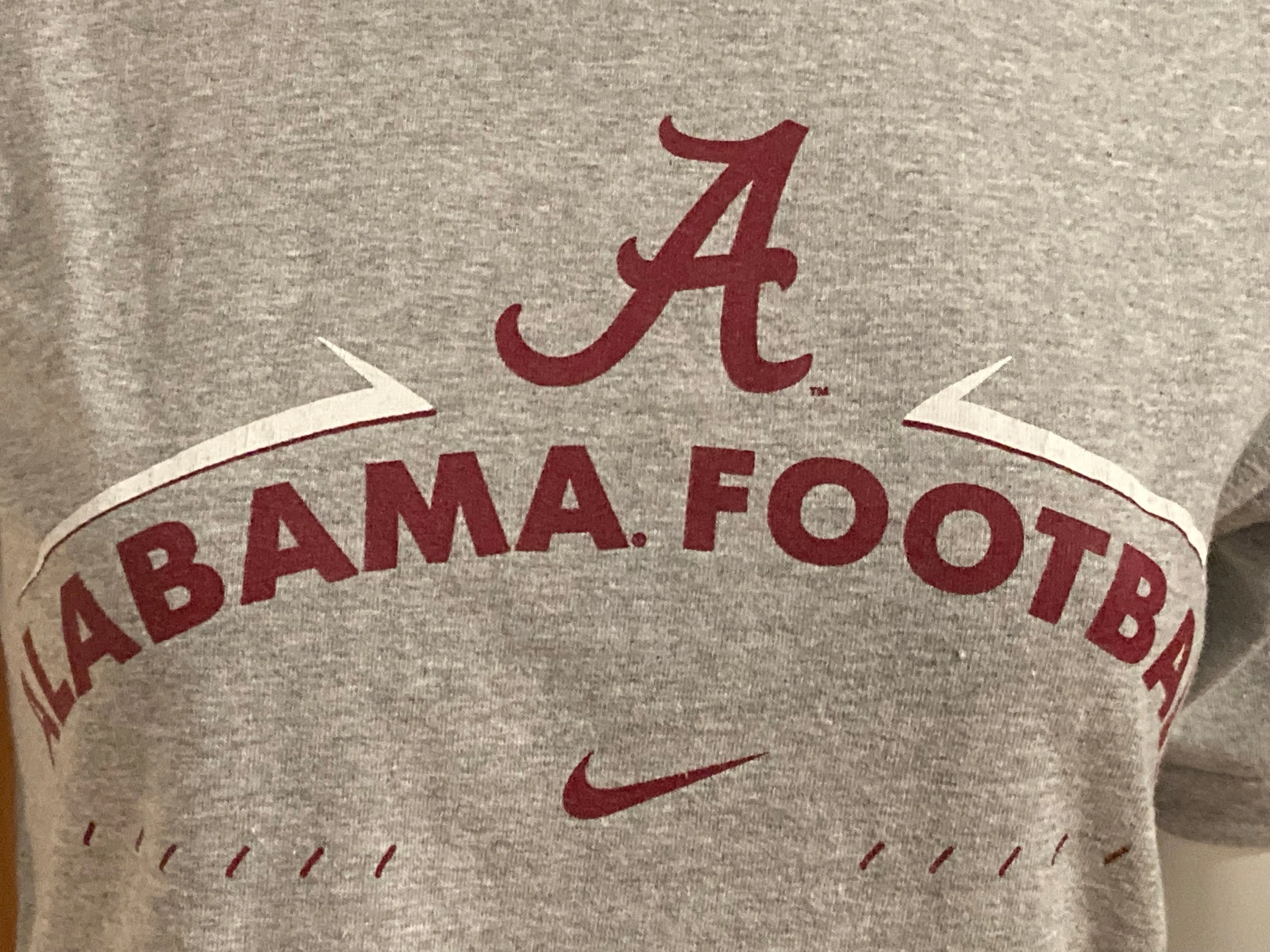 NIKE "ALABAMA FOOTBALL" Graphic Print Kids Youth Unisex T-Shirt Tee Shirt L Lrg Large Gray Shirt